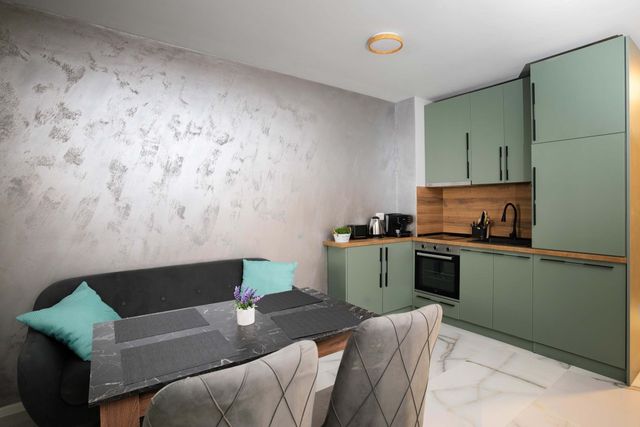 Stylish 1 Bedroom Apartment - Quiet & Comfortable