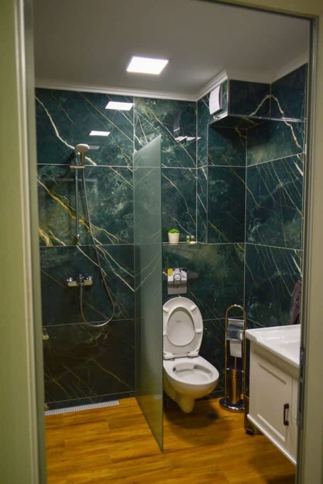 City Center Charm: 2BR Apartment