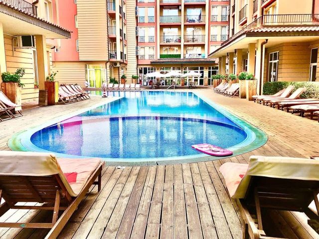 Cozy pool view studio  Sunny View Central