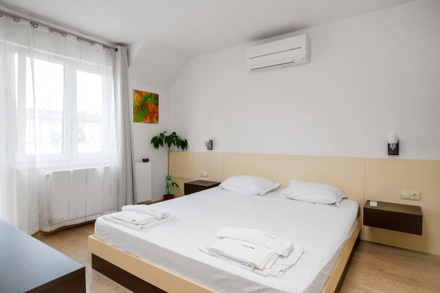 Spacious 2BD Flat with Secure Free Parking