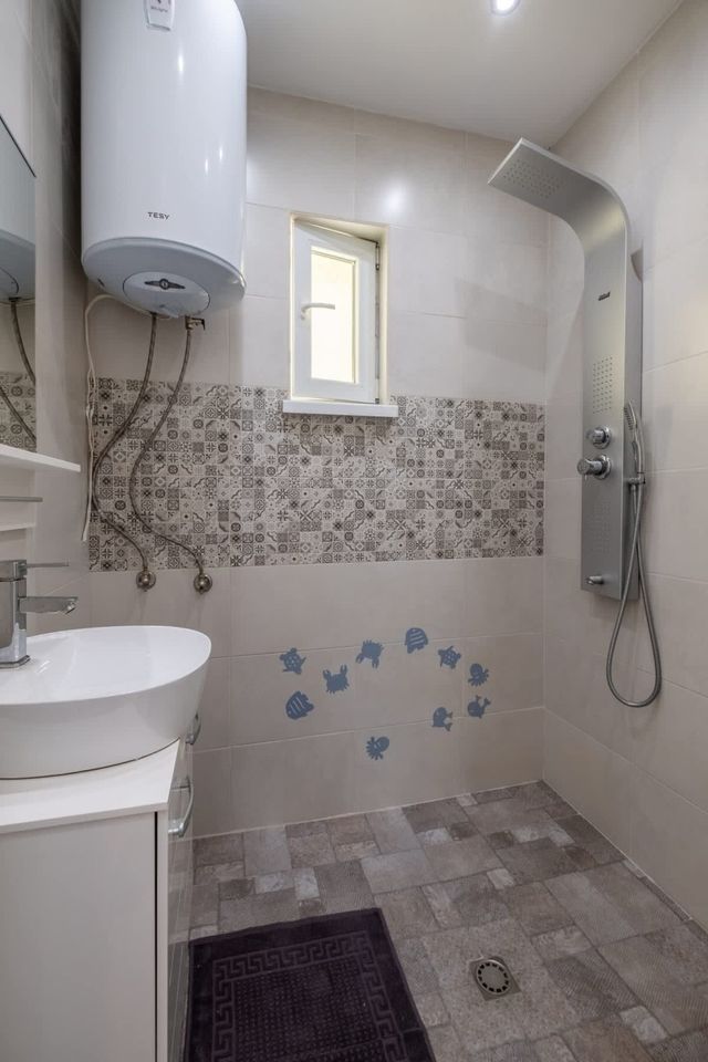 Central Charm  2BD apartment close to NDK