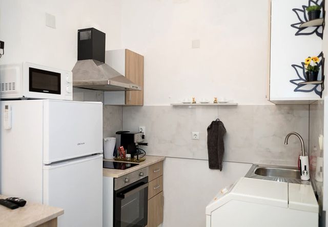 Maria Luiza Studio II | Loft Sleeping Area