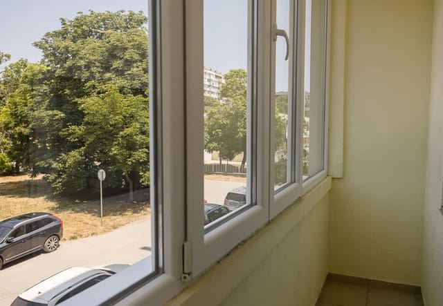 Sunny 2-Bedroom Flat near Sea Garden|Chayka, Varna