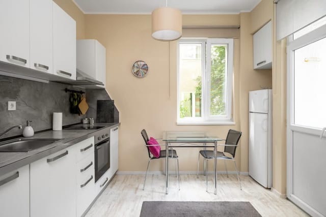 Cozy Nest near Eagle's Bridge with Workspace