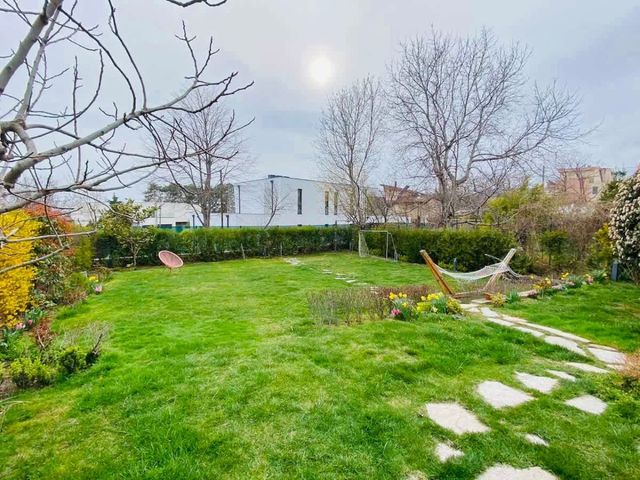 Modern Villa with Garden in Evksinograd, Varna