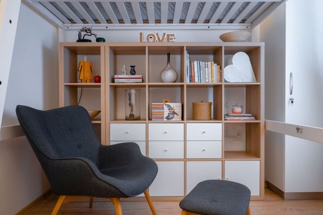 Modern 2BD Flat with Prime Location and Workspace