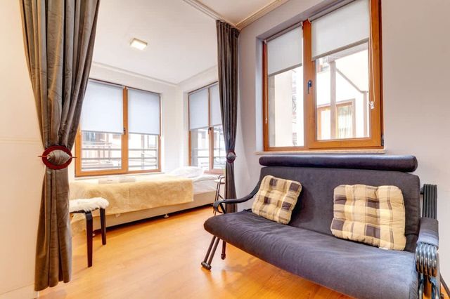 Colorful Retreat  1BD next to the slopes