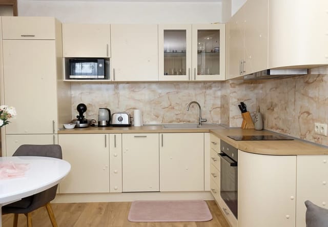 Modern Seaside Retreat in Varna - Photo 2