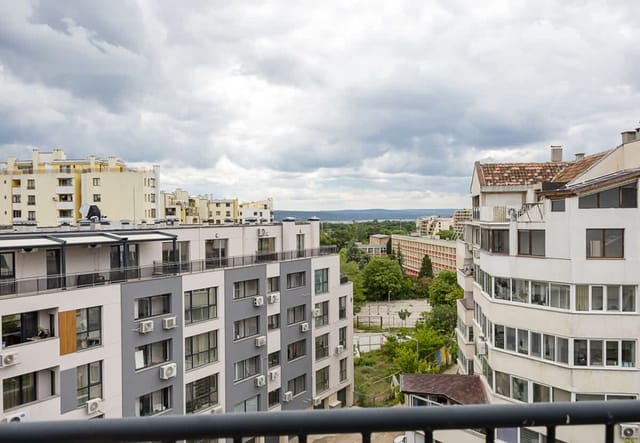 Urban &amp; Cozy Escape - 1BR Flat near GrandMallVarna - Photo 3