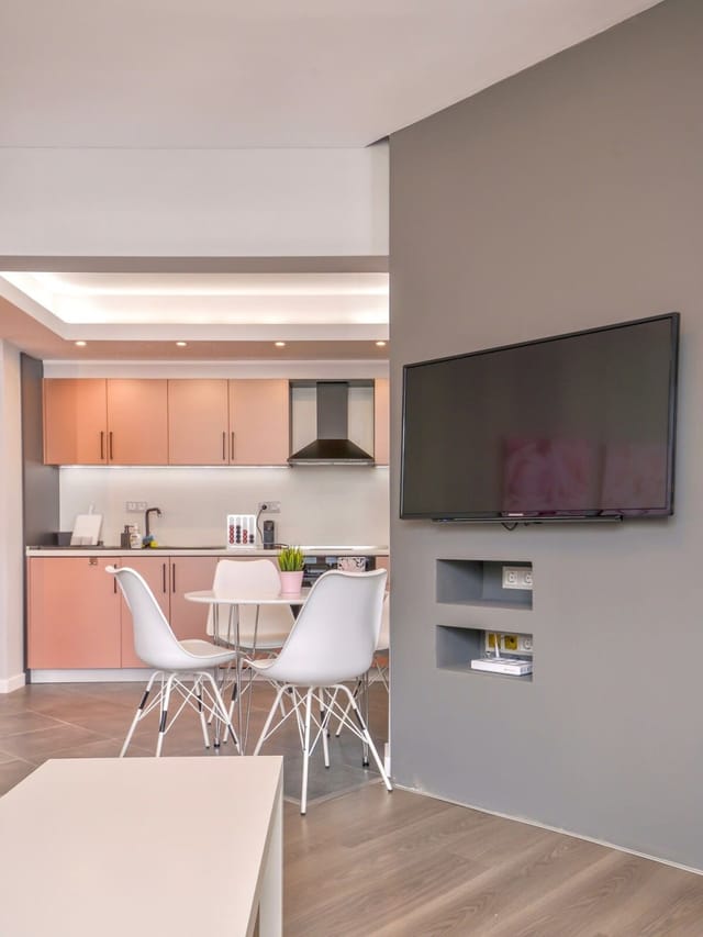 ROS? one bedroom designer apartment in city centre