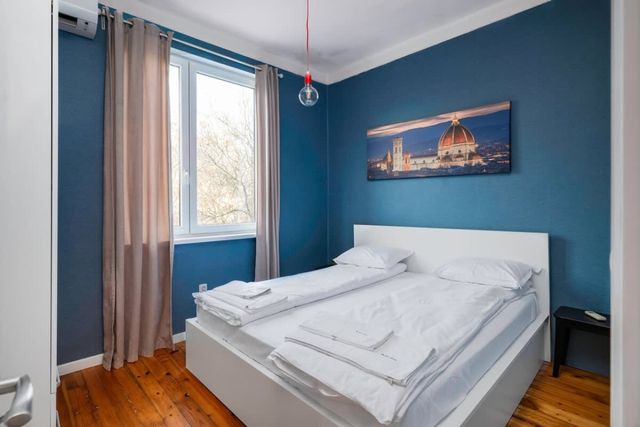 Cozy 2BD Flat | Steps to Vitosha Blvd + AC/WiFi