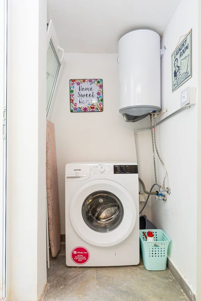 The Old Town Vintage 2-Bedroom Jewel