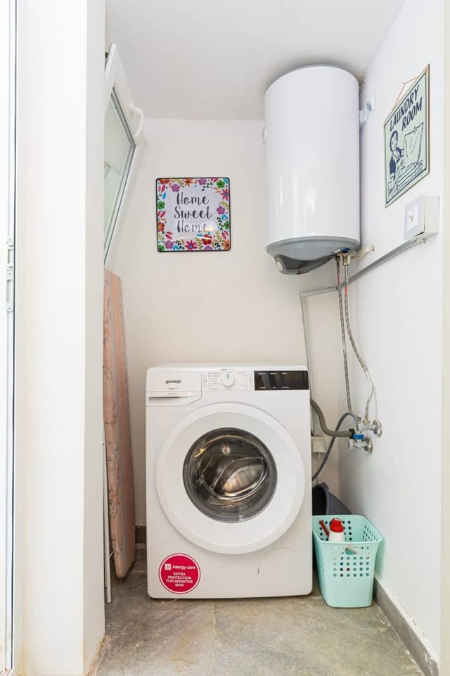 The Old Town Vintage 2-Bedroom Jewel