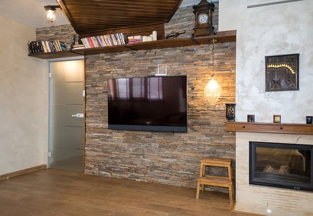 Modern Comfort & Vintage Charm with Panoramic View