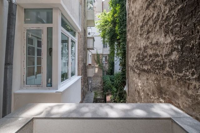 Spacious 2BD Flat | Central Location & 2 Balconies