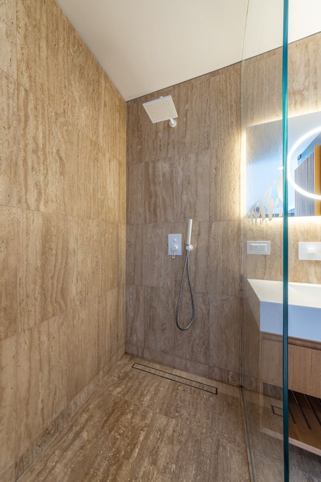 Corner Penthouses: Sunset & Sunrise in The Flamingo Grand Hotel