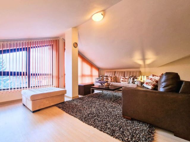 Glazne River View - 2BDR | 2BTHR Flat with a View