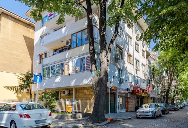 DaVinci Chic: Cozy Studio in the Heart of Plovdiv