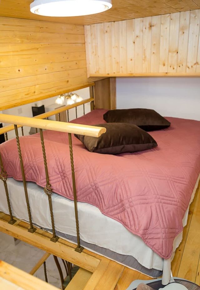 Maria Luiza Studio II | Loft Sleeping Area