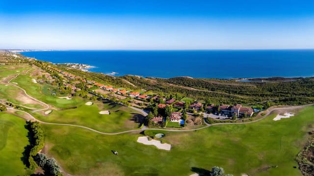 Luxury Villa with Pool- 4 Bedrooms in BlackSeaRama