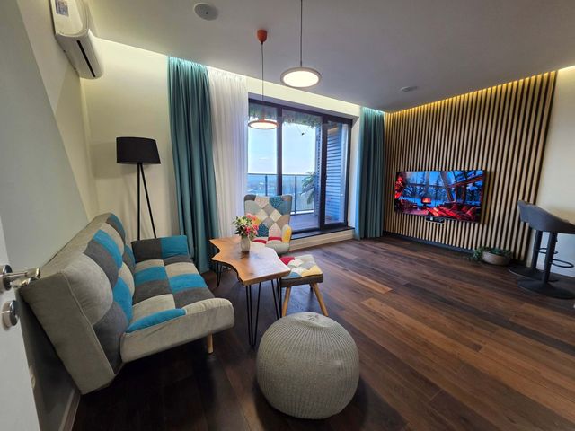 Luxury Apartment with Jacuzzi, River view &amp; Underground Parking - Photo 2