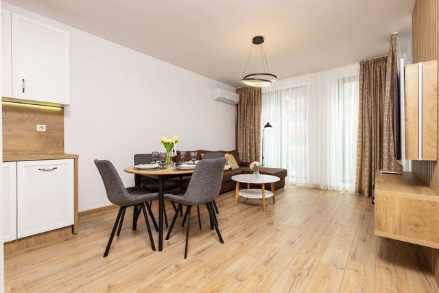 The Modern Wood Suite