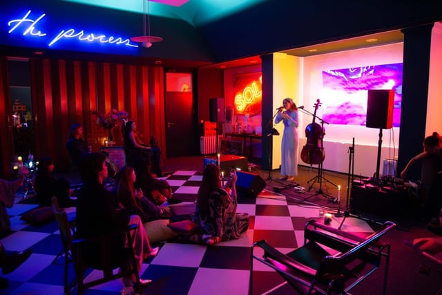 Neon Art Studio - Photo 4