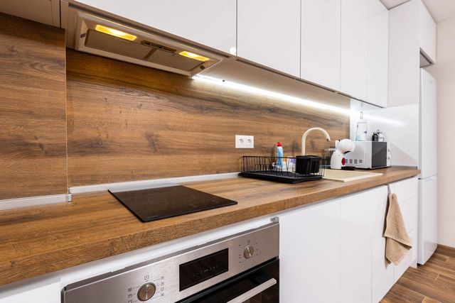 The Cozy Nest - Modern 1BR with Balcony