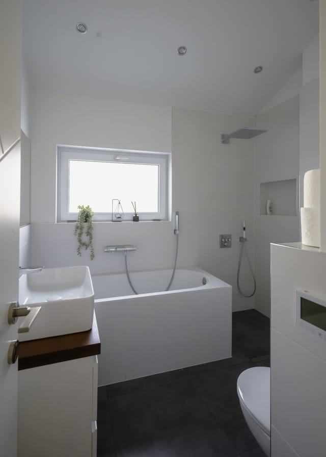 Luminous Central Retreat Spacious 2BD Apartment