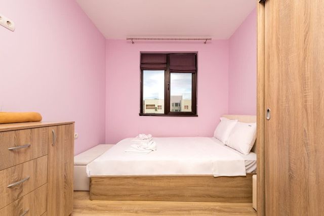 South Plovdiv - 2BD Flat with Balcony - Photo 3