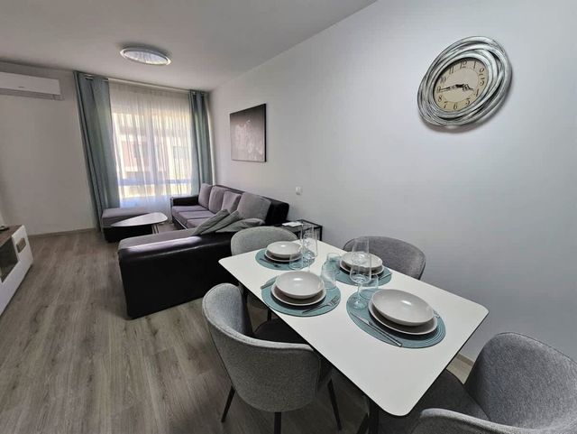 Cozy and Functional Business One-Bedroom Apartment - Photo 3