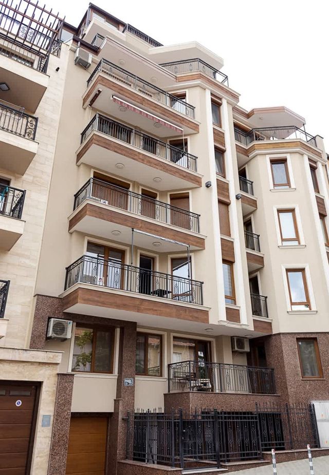 Stylish 1BR Steps from Sea Garden | Central Varna