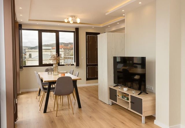 Seaview Haven: Elegant 2BD Flat in Balchik