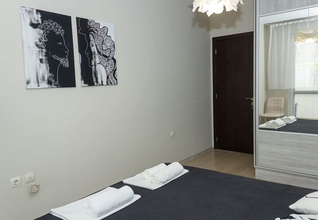 Black & White -1BD Flat in Varna Center