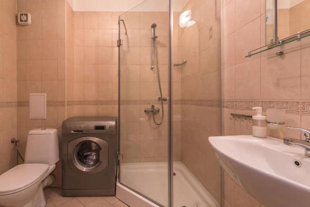 Charming, fully-furnished, 2-bedroom apartment