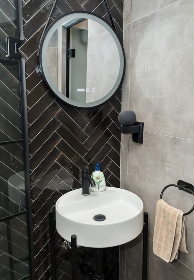 Stylish Maisonette Just Steps from the Sea Garden