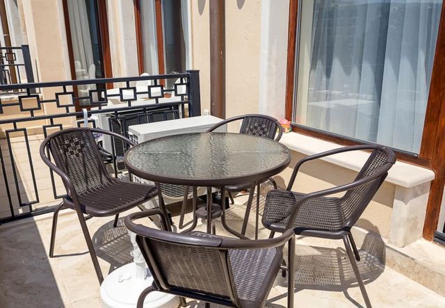 Beachfront Bliss-1BR Sea View Flat in Golden Sands