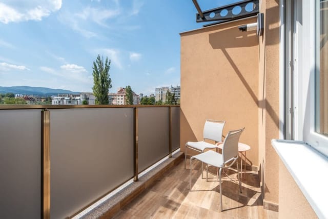 Fusion Finesse - 2BD with parking space - Photo 3