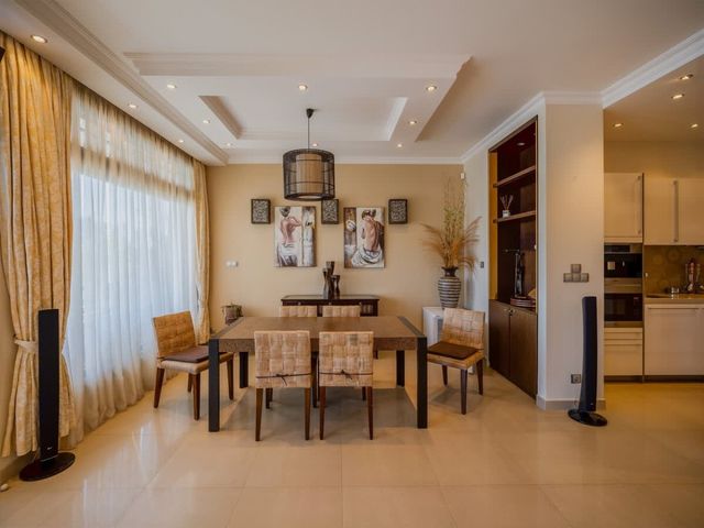 Luxury Villa with Pool- 4 Bedrooms in BlackSeaRama