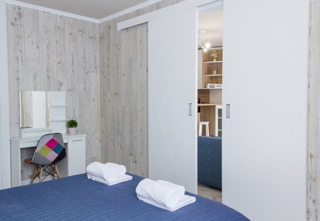 Sunny Blue  One-Bedroom Flat with Balcony