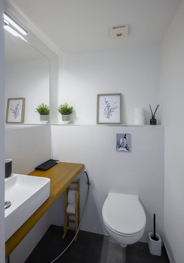 Luminous Central Retreat Spacious 2BD Apartment