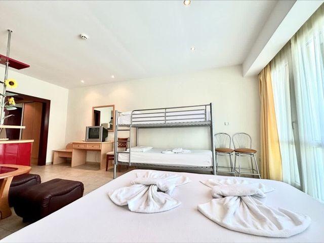 Miramar Palace Family Studio