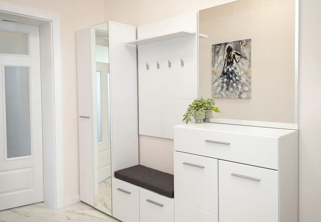 Modern Flat with Parking - St Constantine & Helena