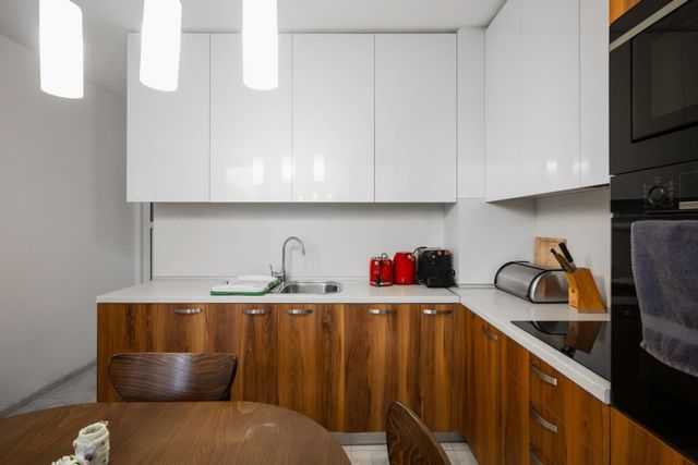 The Cosmopolitan Shine 1-BDR Pet-Friendly Flat