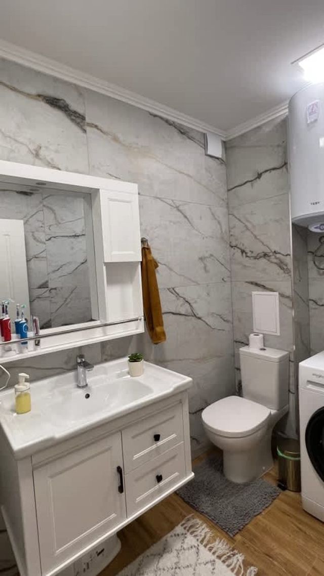 City Center Charm: 2BR Apartment