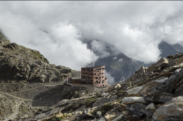 Rifugio Petrarca Hut