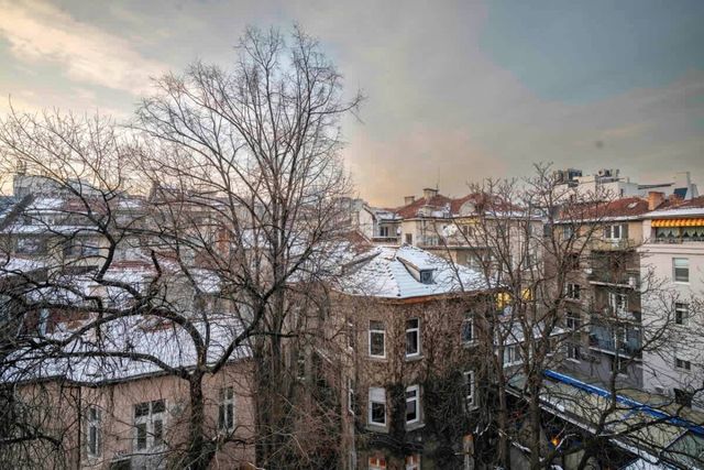 Cozy 2BD Flat | Steps to Vitosha Blvd + AC/WiFi