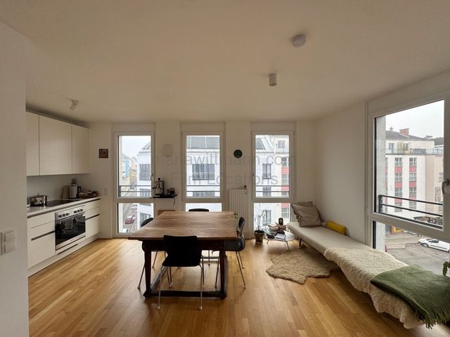 Bright Modern Apartment with Private Vienna Balcony