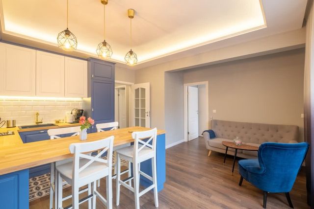 Designer & Cozy 2BD Flat In the city center