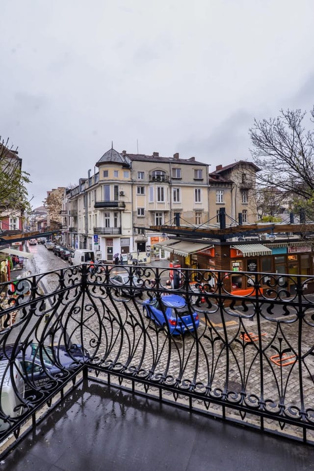 Champs-Élysées Sofia | 2BDR 2BTHR